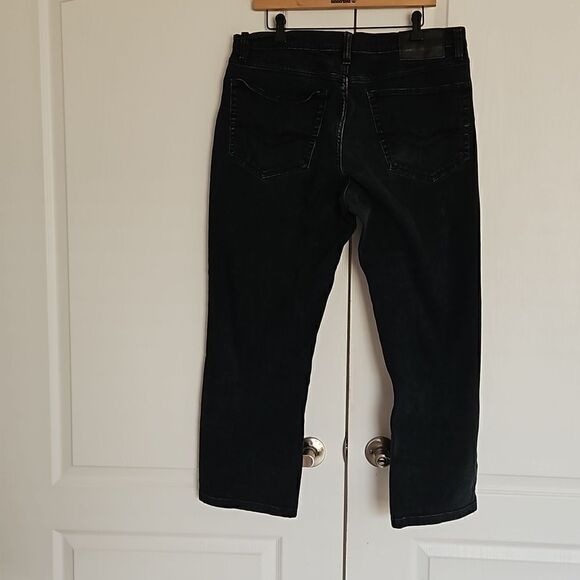 IZOD Men's Denim Jeans Slim Straight, Comfort Fit 36 × 32 Black - Picture 3 of 16